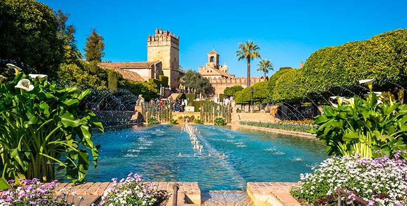 panorámica del Alcázar de los reyes católicos 