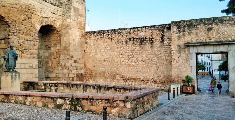 panorámica murallas y puestas