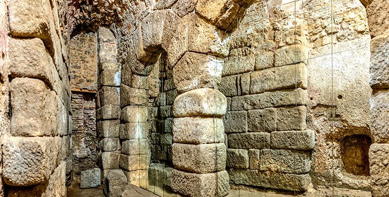 Panorámica de las cuevas de hercules